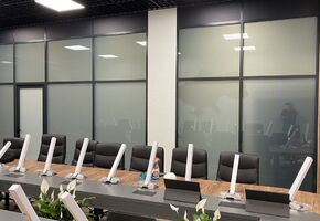 Дилери компанії UALCOM  успішно реалізували сучасний проект з використанням розумного скла зі змінною прозорістю.